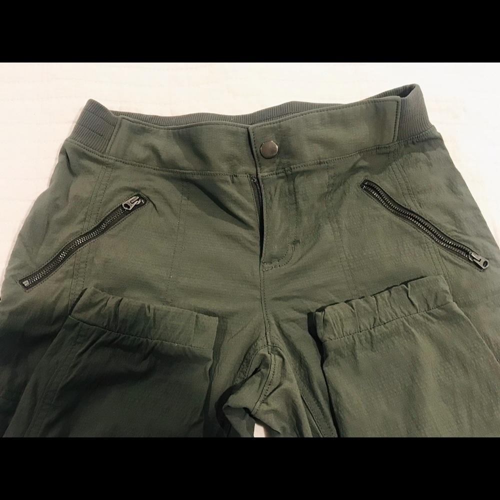ATHLETA TREKKIE JOGGER PANTS OLIVE GREEN RELAXED FIT ELASTIC CUFFS like new - Picture 5 of 10